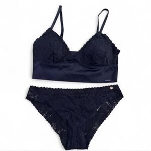NWOT- Danskin Navy Blue Lace Bralette and Panty Set
